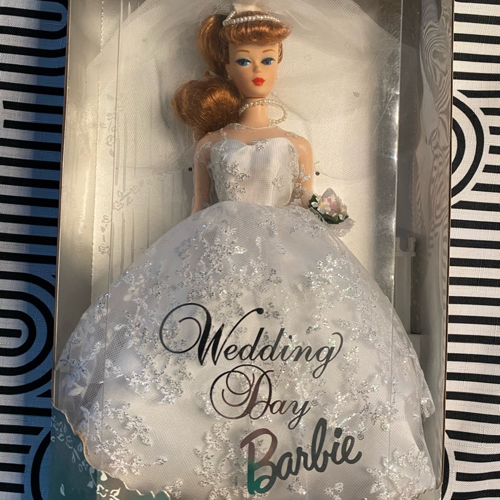 Mattel Wedding Day Barbie - White and Silver Gown vintage 1996 NRFB